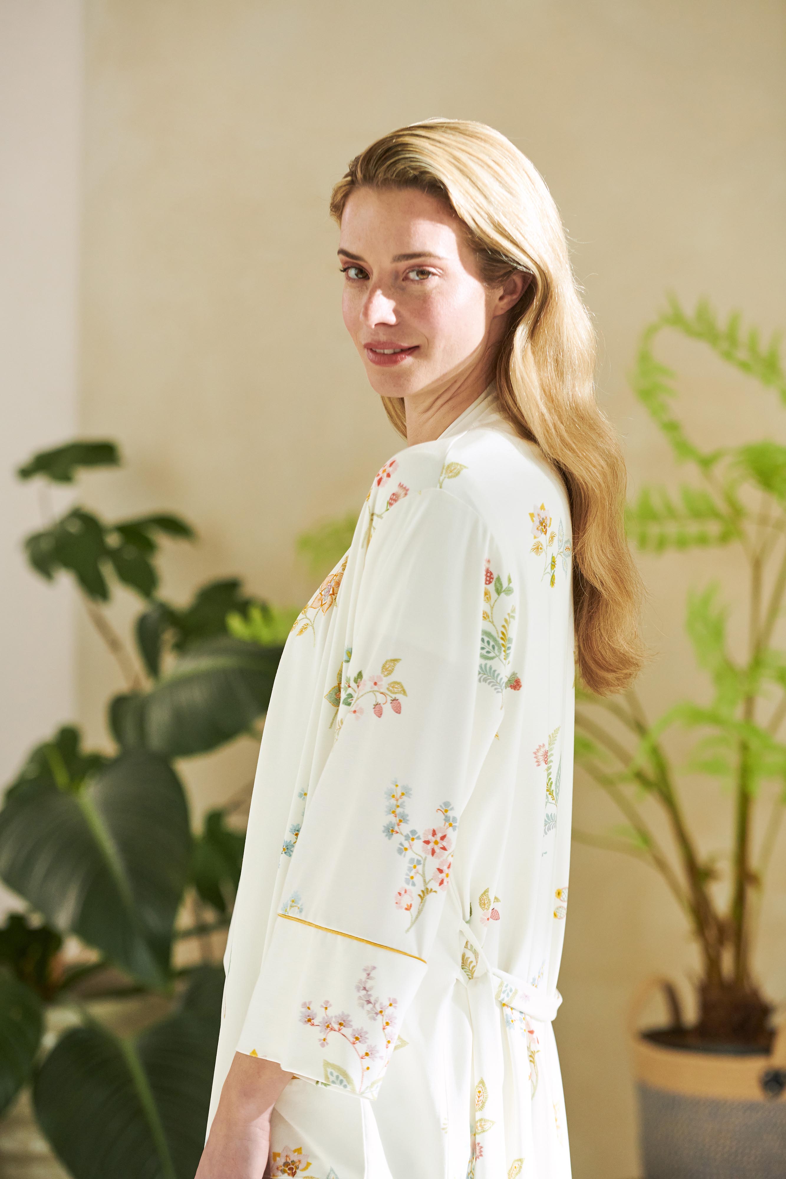 Pip Studio Blossom Chique White bílé kimono romantické